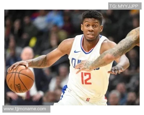 快船巅峰赛季场均9.7分!曝新疆男篮签下前NBA后卫蒂龙·华莱士