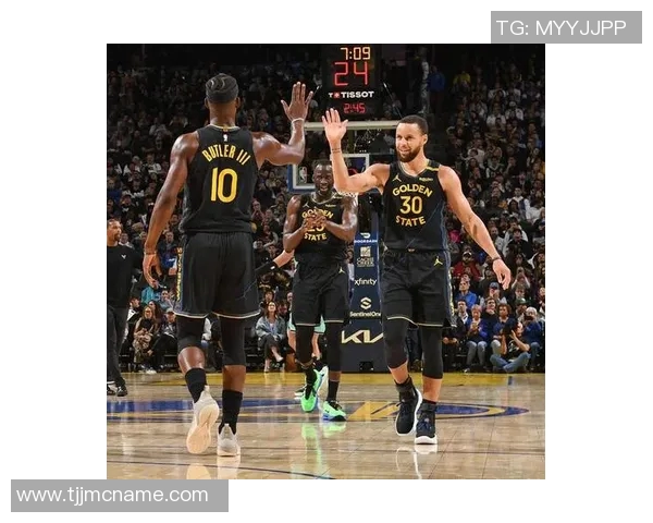 火力全开！开拓者前三节砍下117分，排在队史第二高