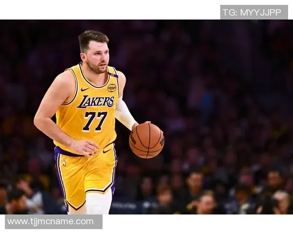 41分9板6助！东契奇刷爆NBA纪录，小里艾顿里程碑，湖人一喜一忧