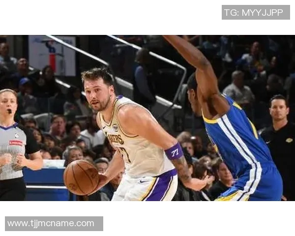 东契奇三节狂砍26分 湖人客场129101大胜勇士